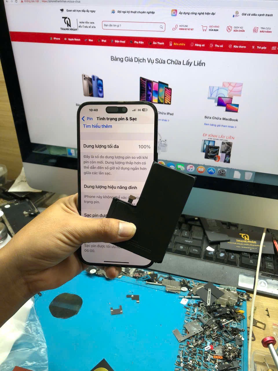 Pin báo “bảo trì” hoặc “hiệu năng hiệu quả thấp” là dấu hiệu cần thay pin mới.